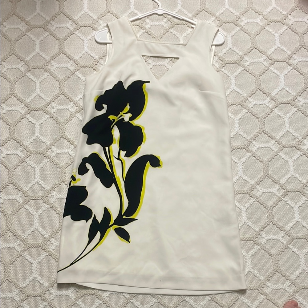 Elegant Floral Sleeveless Dress - White and Black
